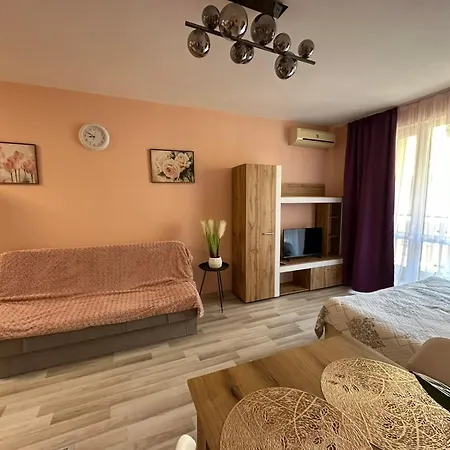 Apartment Sea Breeze 3